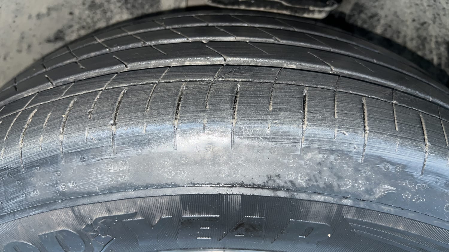 Used 2018 Skoda Kodiaq Style 2.0 TDI 4x4 AT Diesel Automatic tyres LEFT FRONT TYRE TREAD VIEW