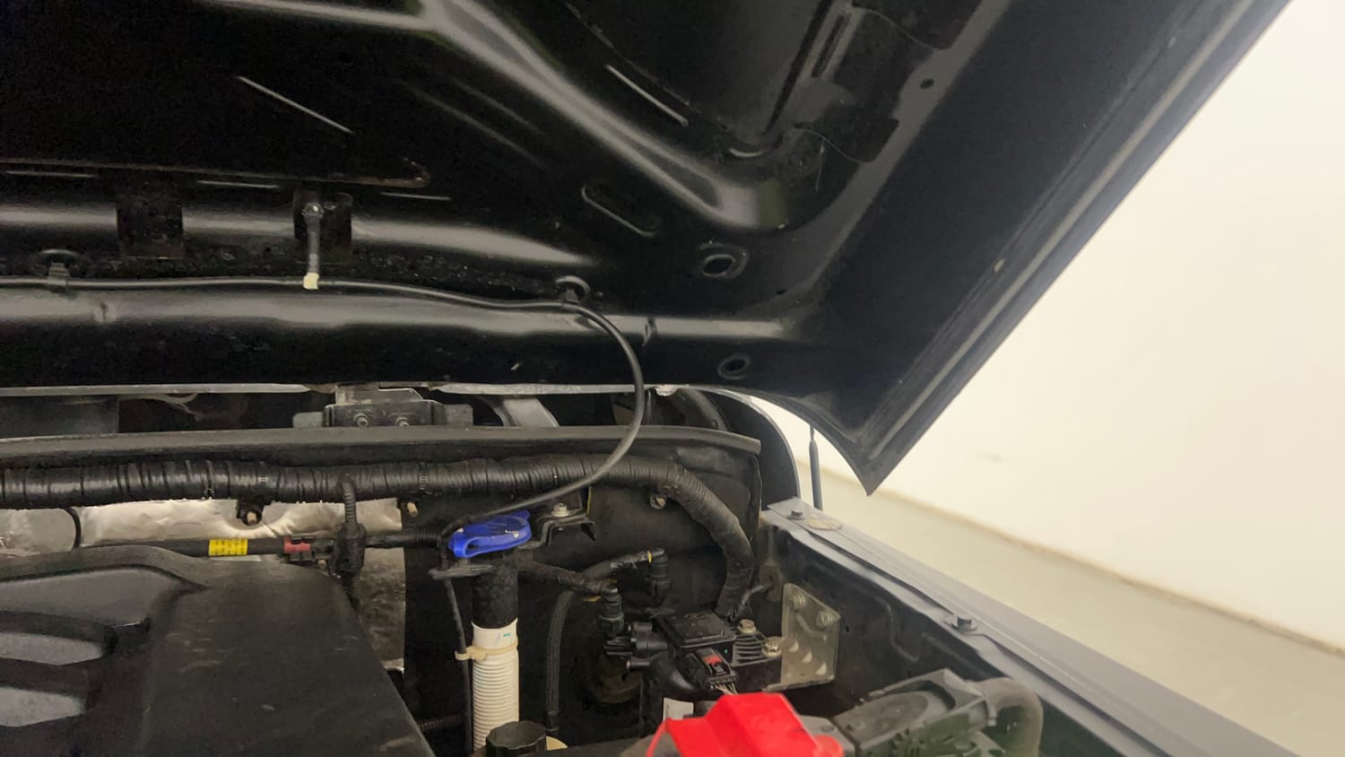 Used 2021 mahindra Thar LX Hard Top Diesel MT 4WD Diesel Manual engine ENGINE LEFT SIDE HINGE & APRON VIEW