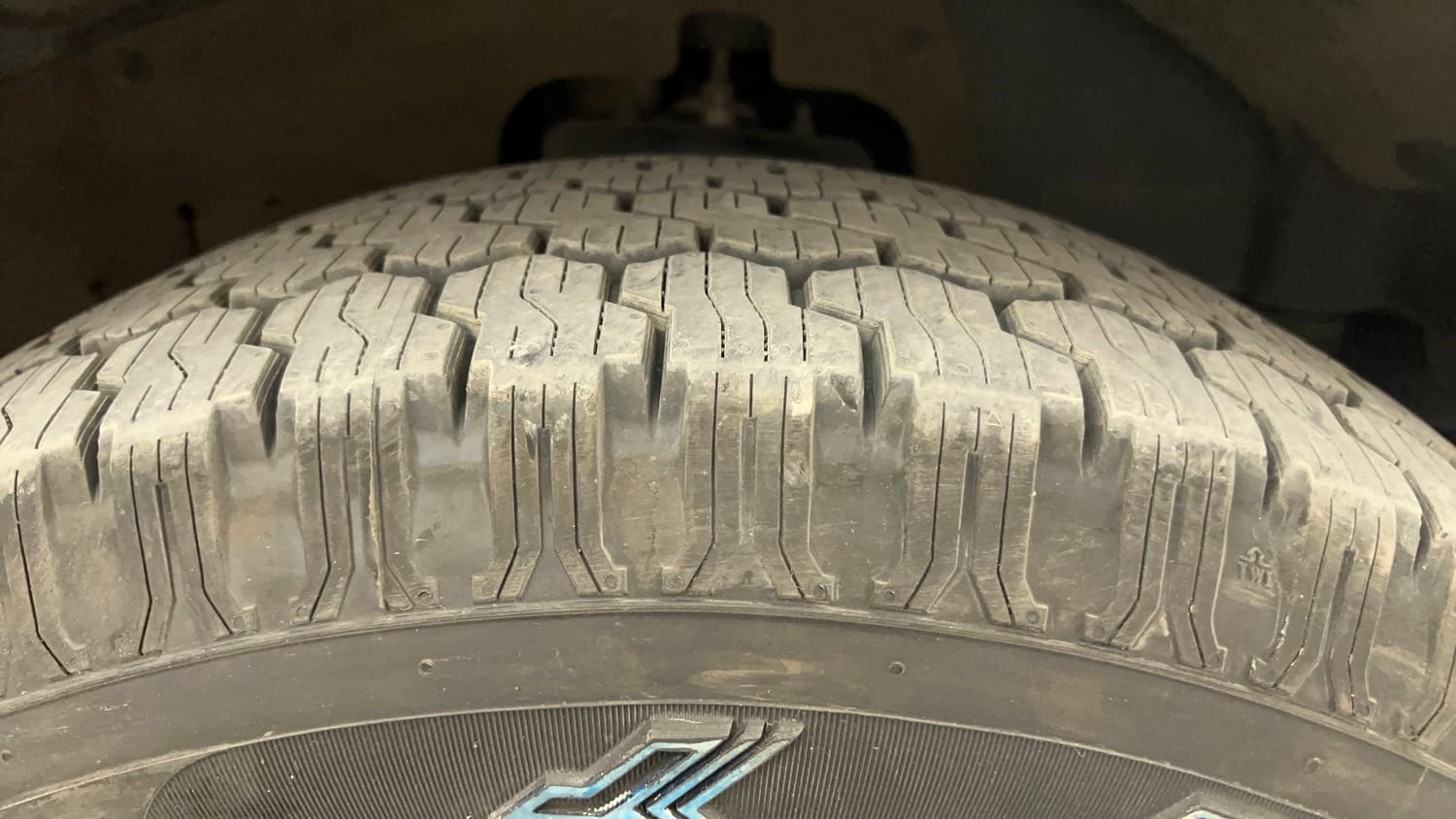 Used 2021 mahindra Thar LX Hard Top Diesel MT 4WD Diesel Manual tyres RIGHT FRONT TYRE TREAD VIEW