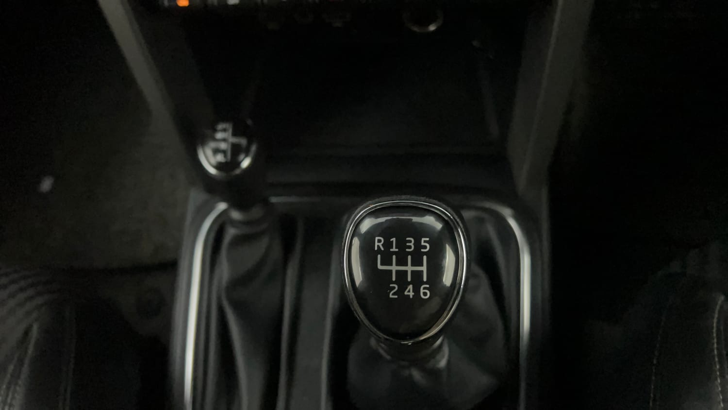 Used 2021 mahindra Thar LX Hard Top Diesel MT 4WD Diesel Manual interior GEAR  KNOB VIEW