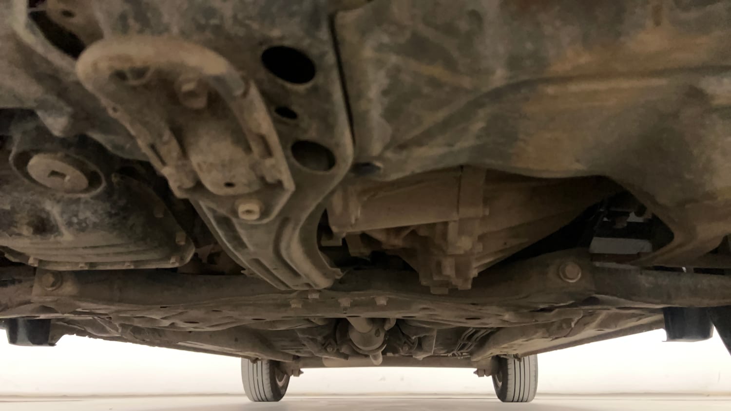 Used 2018 Toyota Corolla Altis GL Diesel Diesel Manual extra FRONT LEFT UNDERBODY VIEW