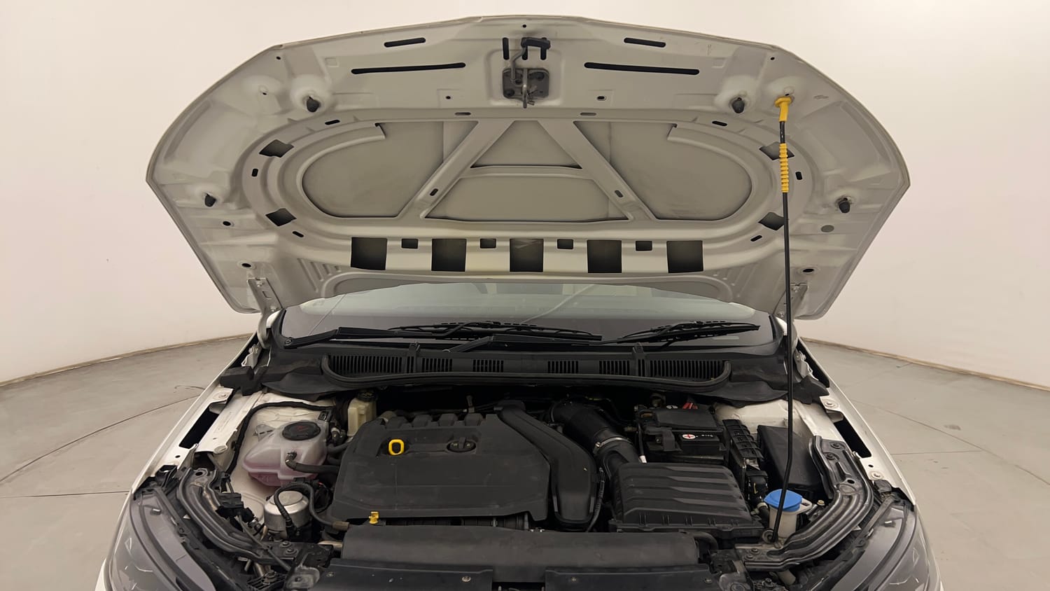 Used 2023 Skoda Slavia Style 1.5L TSI DSG Petrol Automatic engine ENGINE & BONNET OPEN FRONT VIEW