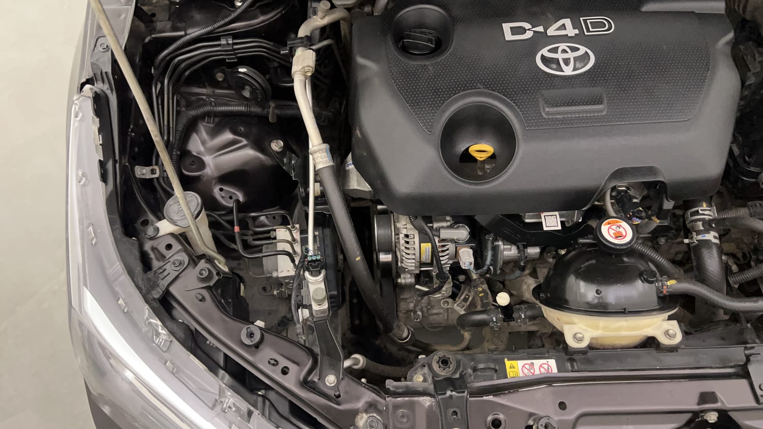 Used 2018 Toyota Corolla Altis GL Diesel Diesel Manual engine ENGINE RIGHT SIDE VIEW