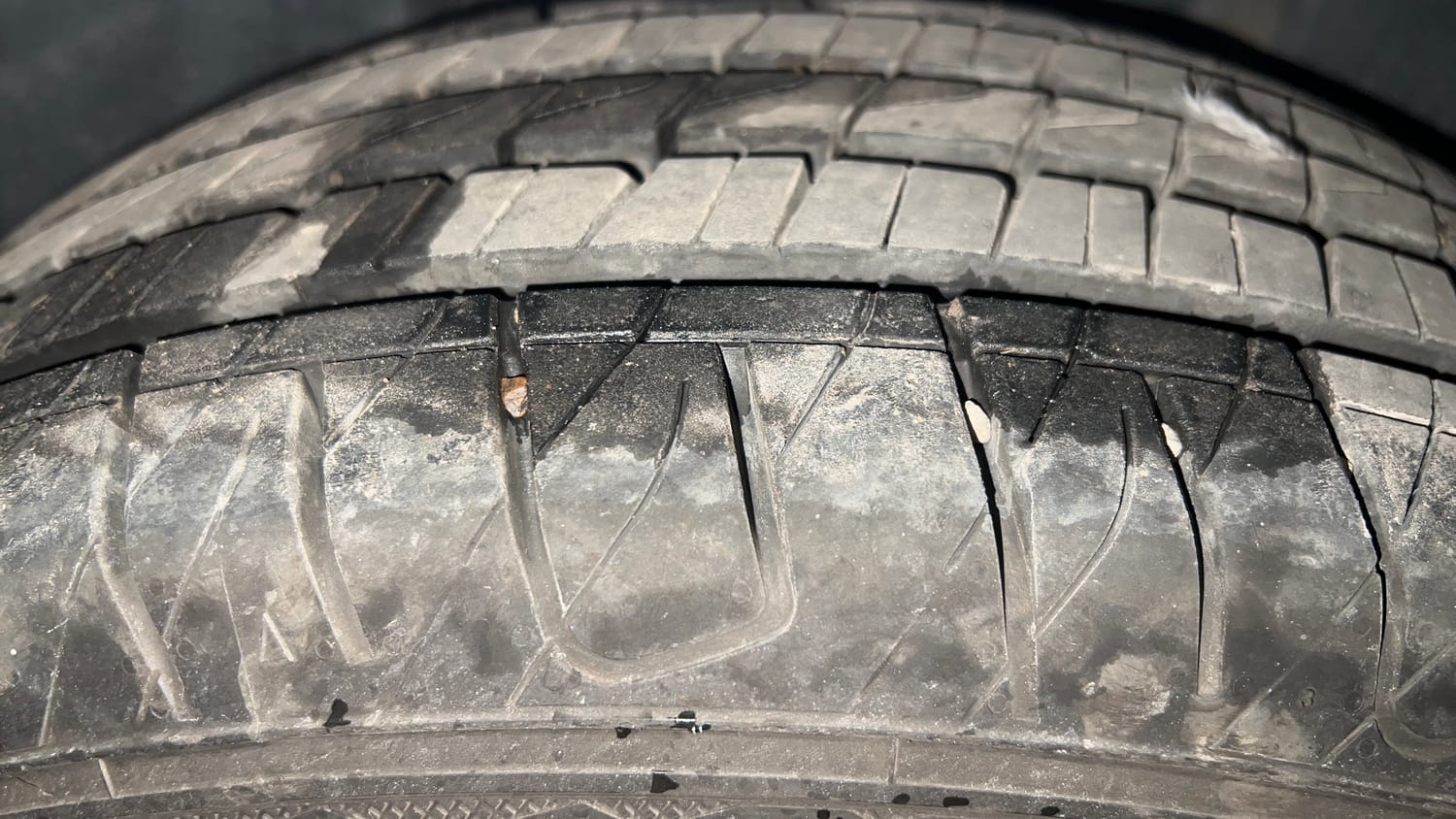 Used 2023 Skoda Slavia Style 1.5L TSI DSG Petrol Automatic tyres RIGHT REAR TYRE TREAD VIEW