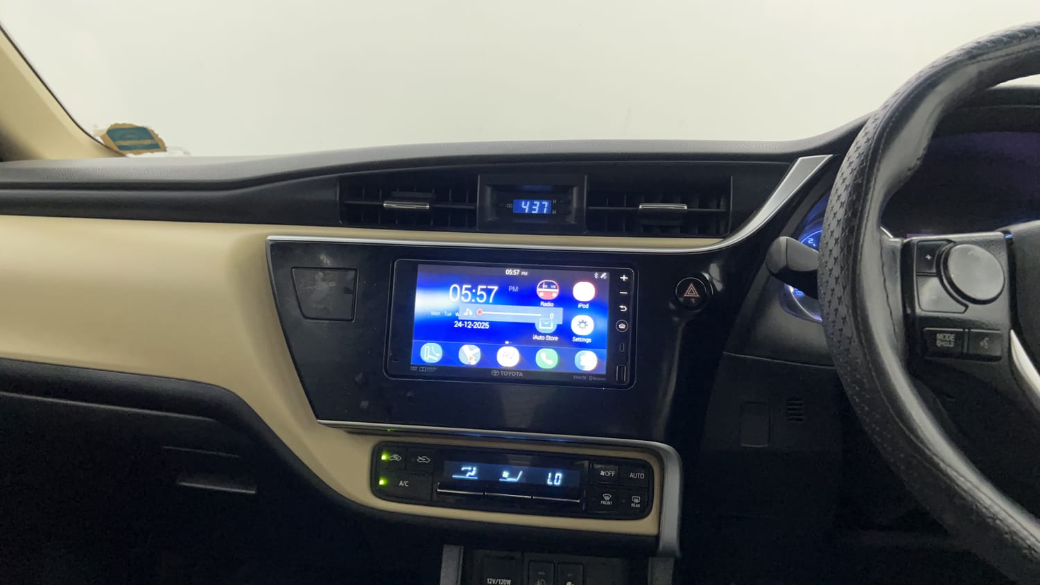 Used 2018 Toyota Corolla Altis GL Diesel Diesel Manual interior MUSIC SYSTEM & AC CONTROL VIEW