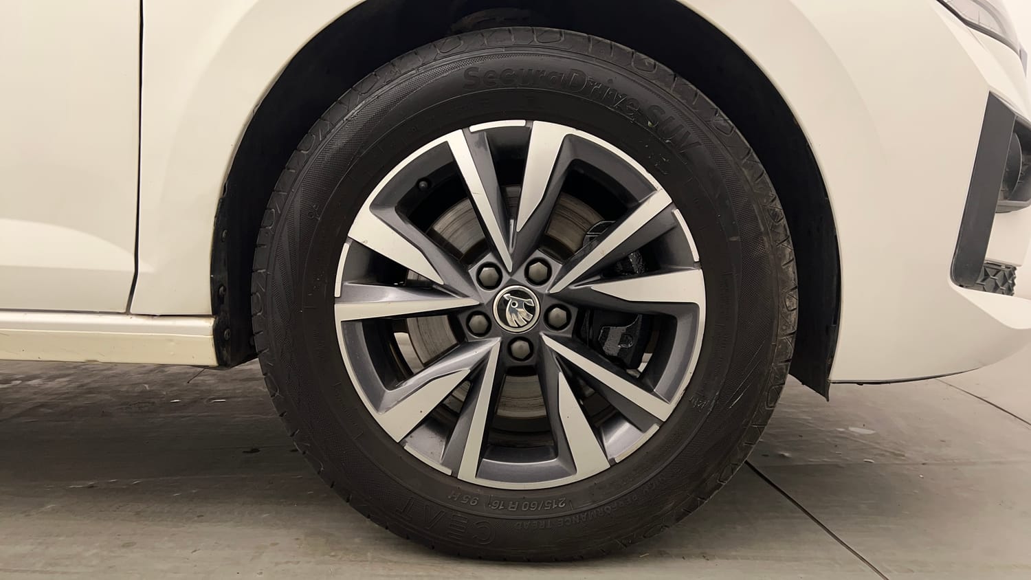 Used 2023 Skoda Slavia Style 1.5L TSI DSG Petrol Automatic tyres RIGHT FRONT TYRE RIM VIEW