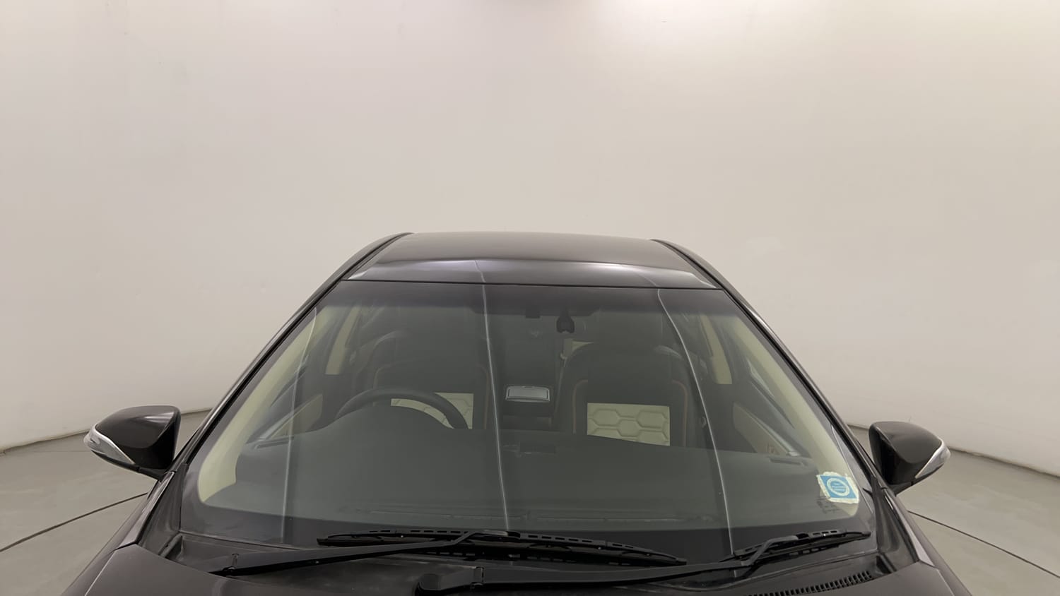 Used 2018 Toyota Corolla Altis GL Diesel Diesel Manual exterior FRONT WINDSHIELD VIEW
