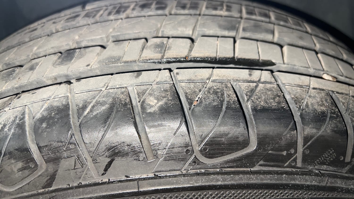 Used 2023 Skoda Slavia Style 1.5L TSI DSG Petrol Automatic tyres LEFT REAR TYRE TREAD VIEW