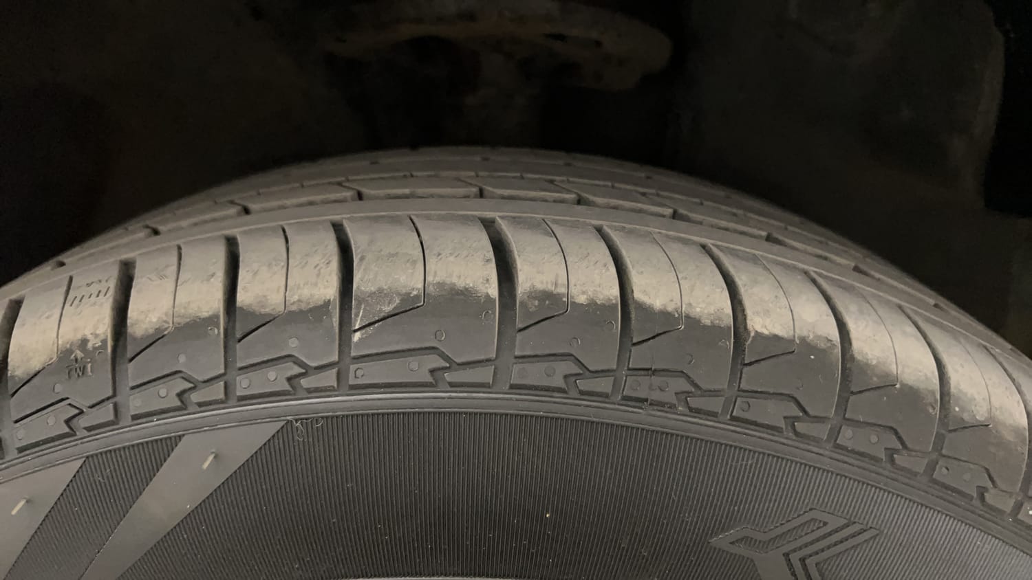 Used 2018 Toyota Corolla Altis GL Diesel Diesel Manual tyres RIGHT FRONT TYRE TREAD VIEW