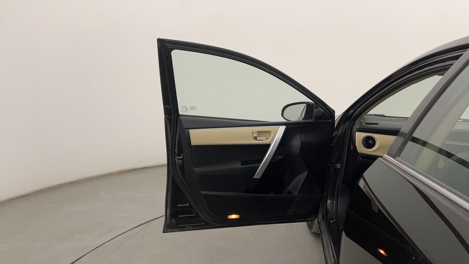 Used 2018 Toyota Corolla Altis GL Diesel Diesel Manual interior LEFT FRONT DOOR OPEN VIEW