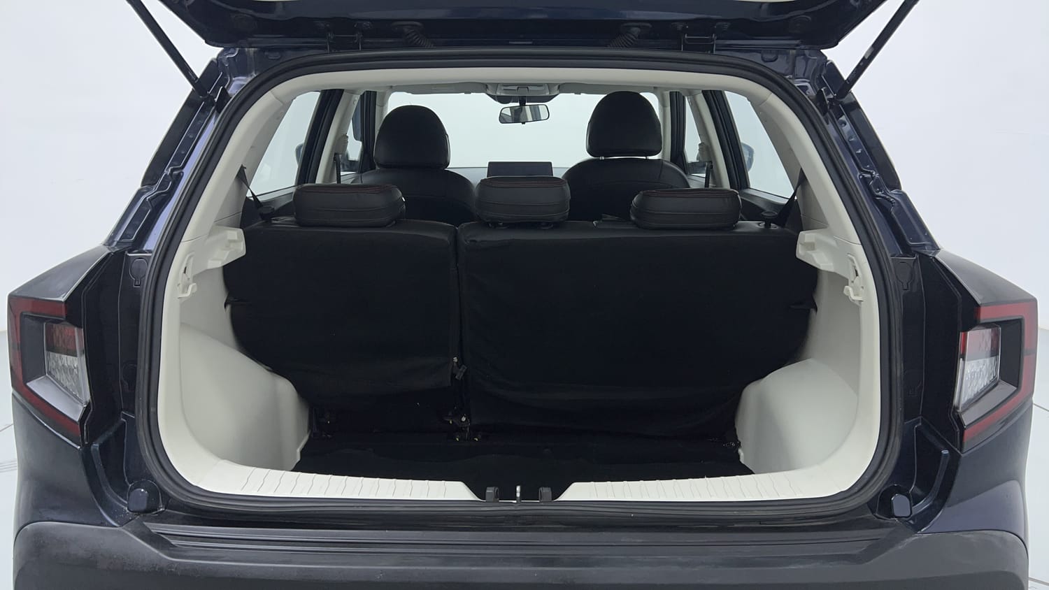Used 2024 Mahindra XUV 3XO AX5 1.5 Diesel Diesel Manual interior DICKY INSIDE VIEW