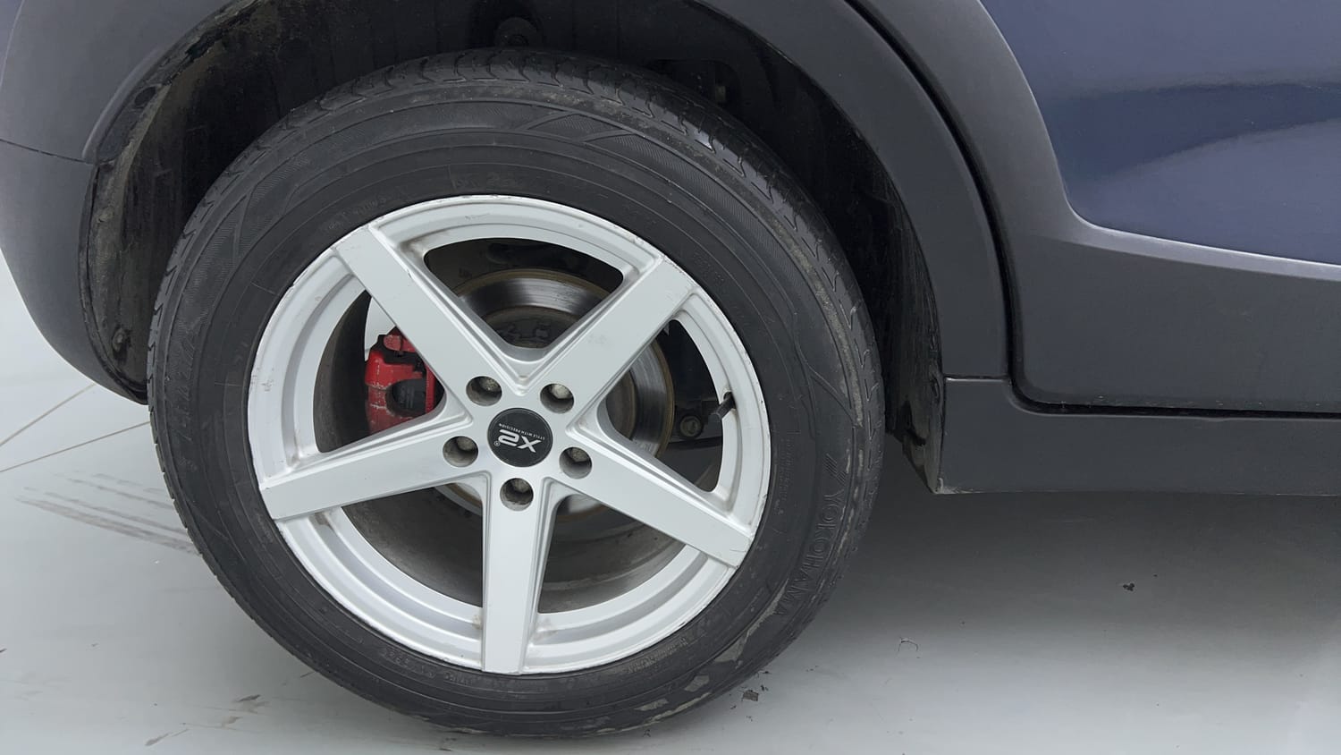 Used 2024 Mahindra XUV 3XO AX5 1.5 Diesel Diesel Manual tyres RIGHT REAR TYRE RIM VIEW