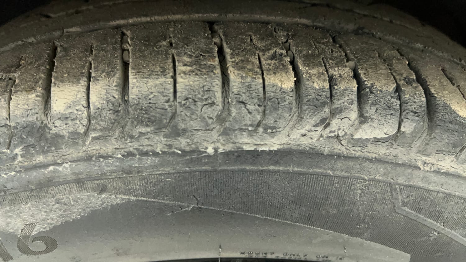 Used 2021 Skoda Rapid Style AT Petrol Automatic tyres LEFT FRONT TYRE TREAD VIEW