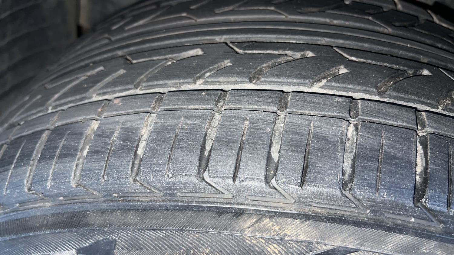 Used 2024 Mahindra XUV 3XO AX5 1.5 Diesel Diesel Manual tyres LEFT FRONT TYRE TREAD VIEW
