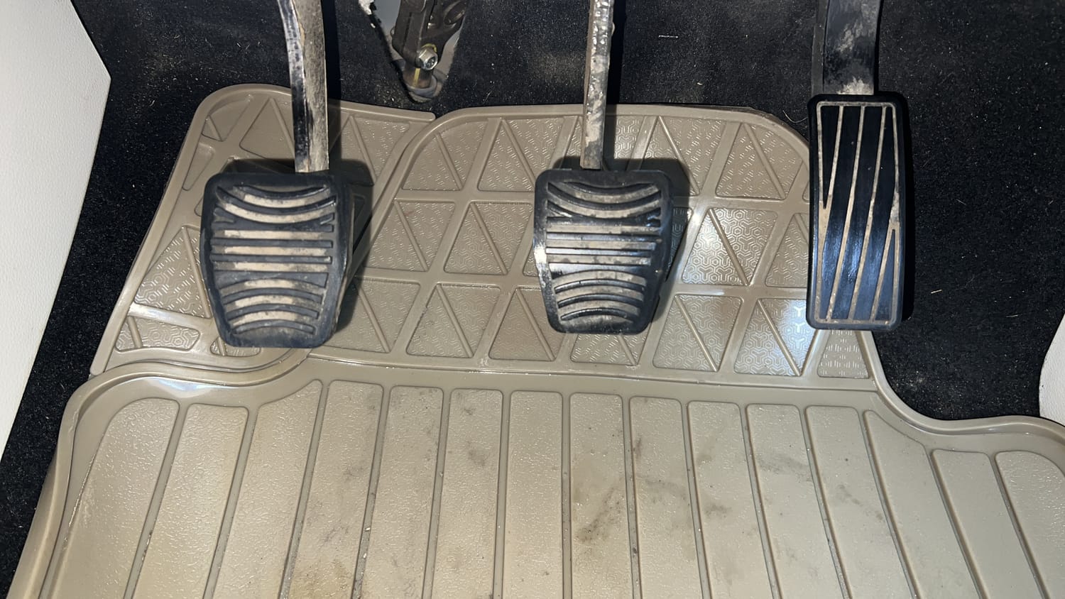 Used 2024 Mahindra XUV 3XO AX5 1.5 Diesel Diesel Manual interior PEDALS VIEW