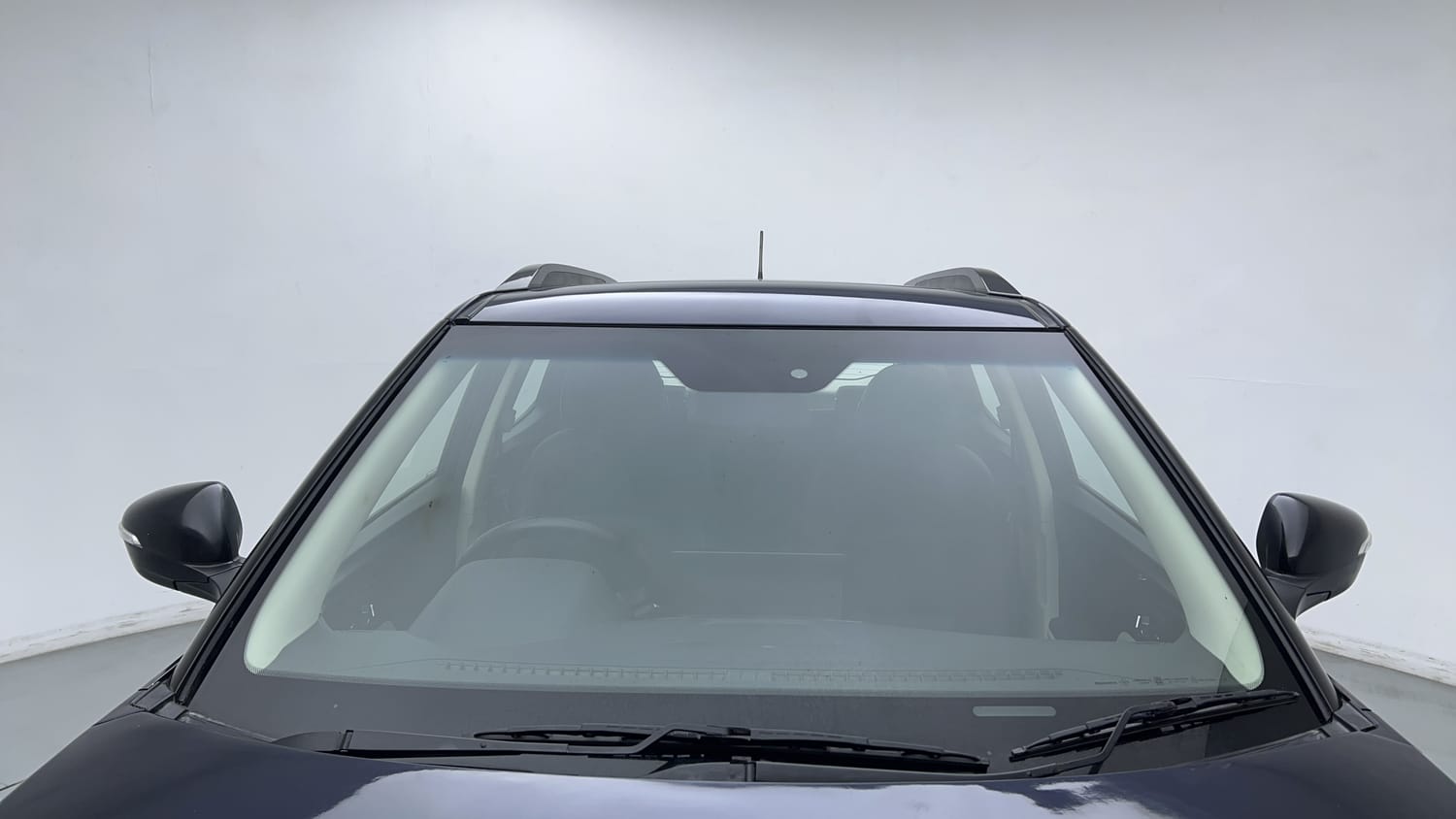 Used 2024 Mahindra XUV 3XO AX5 1.5 Diesel Diesel Manual exterior FRONT WINDSHIELD VIEW