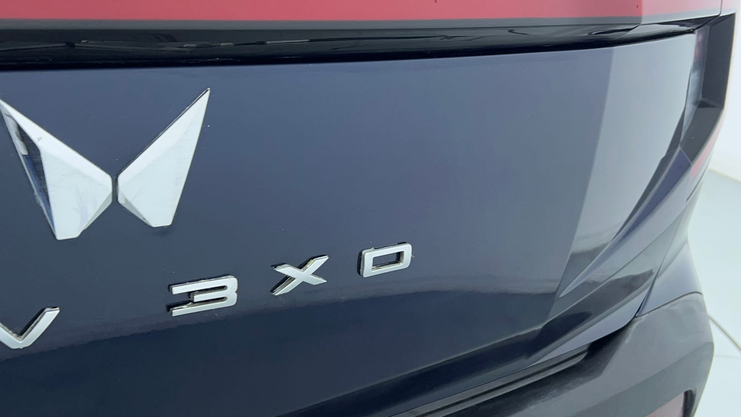Used 2024 Mahindra XUV 3XO AX5 1.5 Diesel Diesel Manual dents MINOR DENT