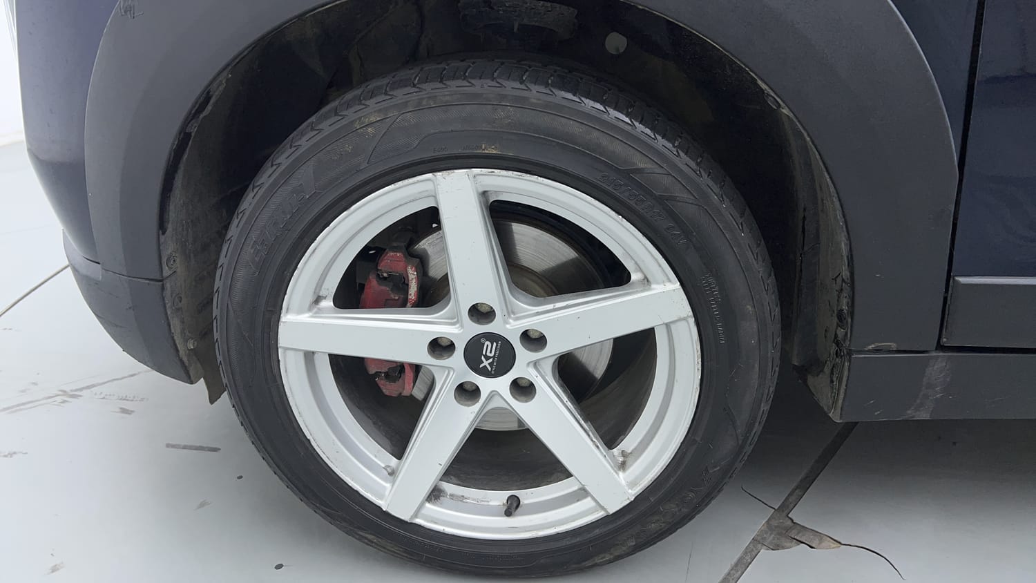 Used 2024 Mahindra XUV 3XO AX5 1.5 Diesel Diesel Manual tyres LEFT FRONT TYRE RIM VIEW