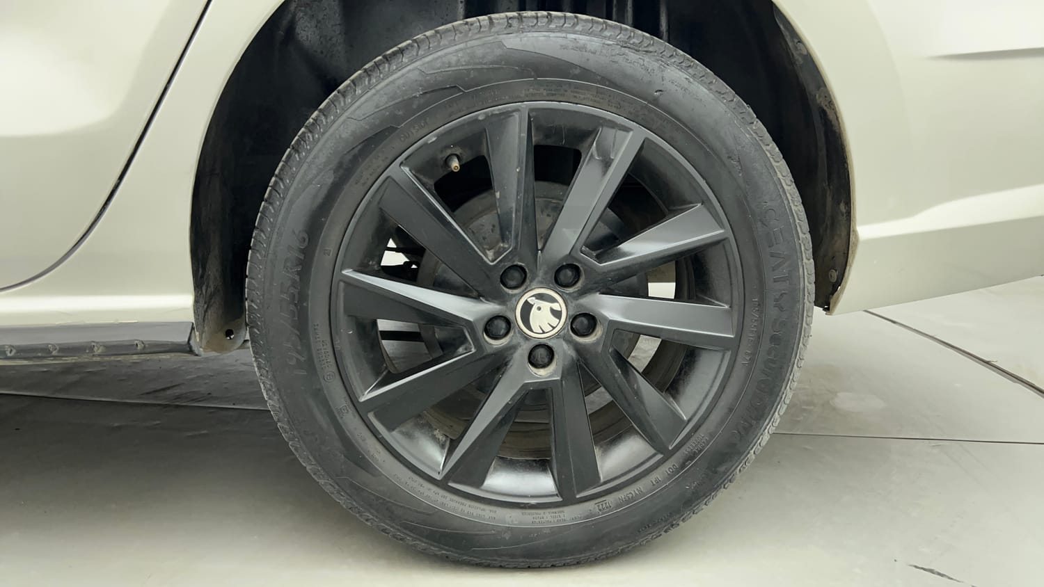 Used 2021 Skoda Rapid Style AT Petrol Automatic tyres LEFT REAR TYRE RIM VIEW