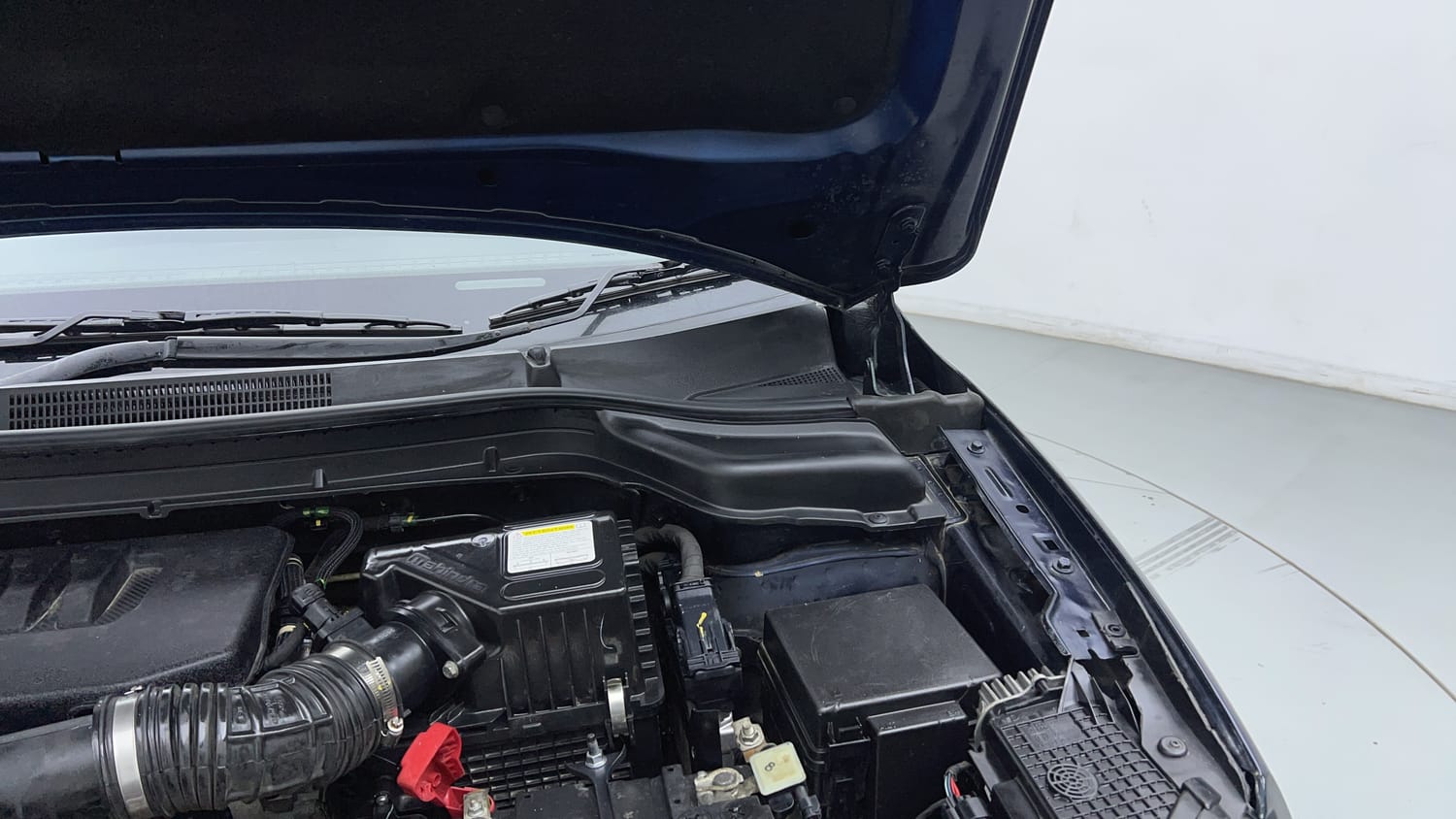 Used 2024 Mahindra XUV 3XO AX5 1.5 Diesel Diesel Manual engine ENGINE LEFT SIDE HINGE & APRON VIEW