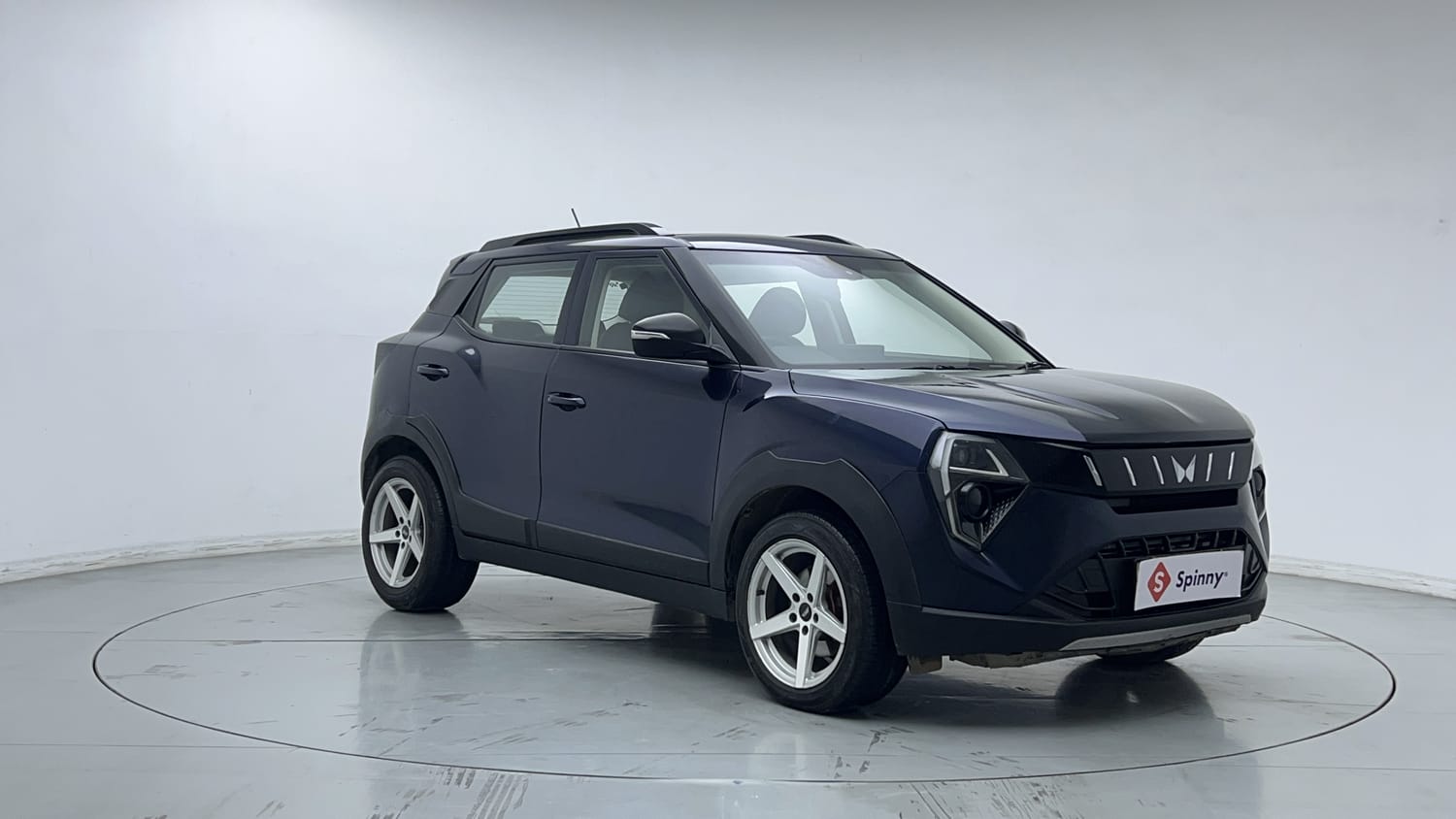 Used 2024 Mahindra XUV 3XO AX5 1.5 Diesel Diesel Manual exterior RIGHT FRONT CORNER VIEW