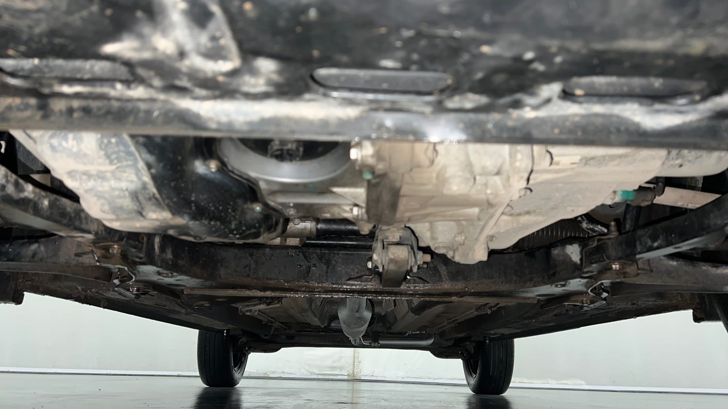 Used 2021 Renault Kiger RXT 1.0 Turbo MT Petrol Manual extra FRONT LEFT UNDERBODY VIEW