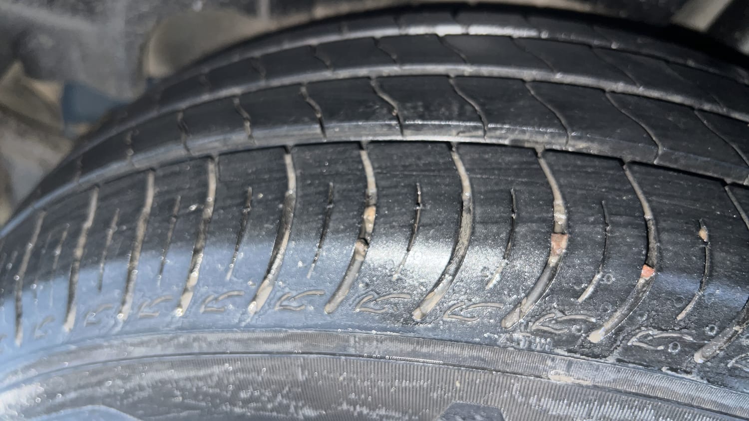 Used 2019 Maruti Suzuki Ertiga ZDi Plus 1.5 Diesel Diesel Manual tyres LEFT REAR TYRE TREAD VIEW