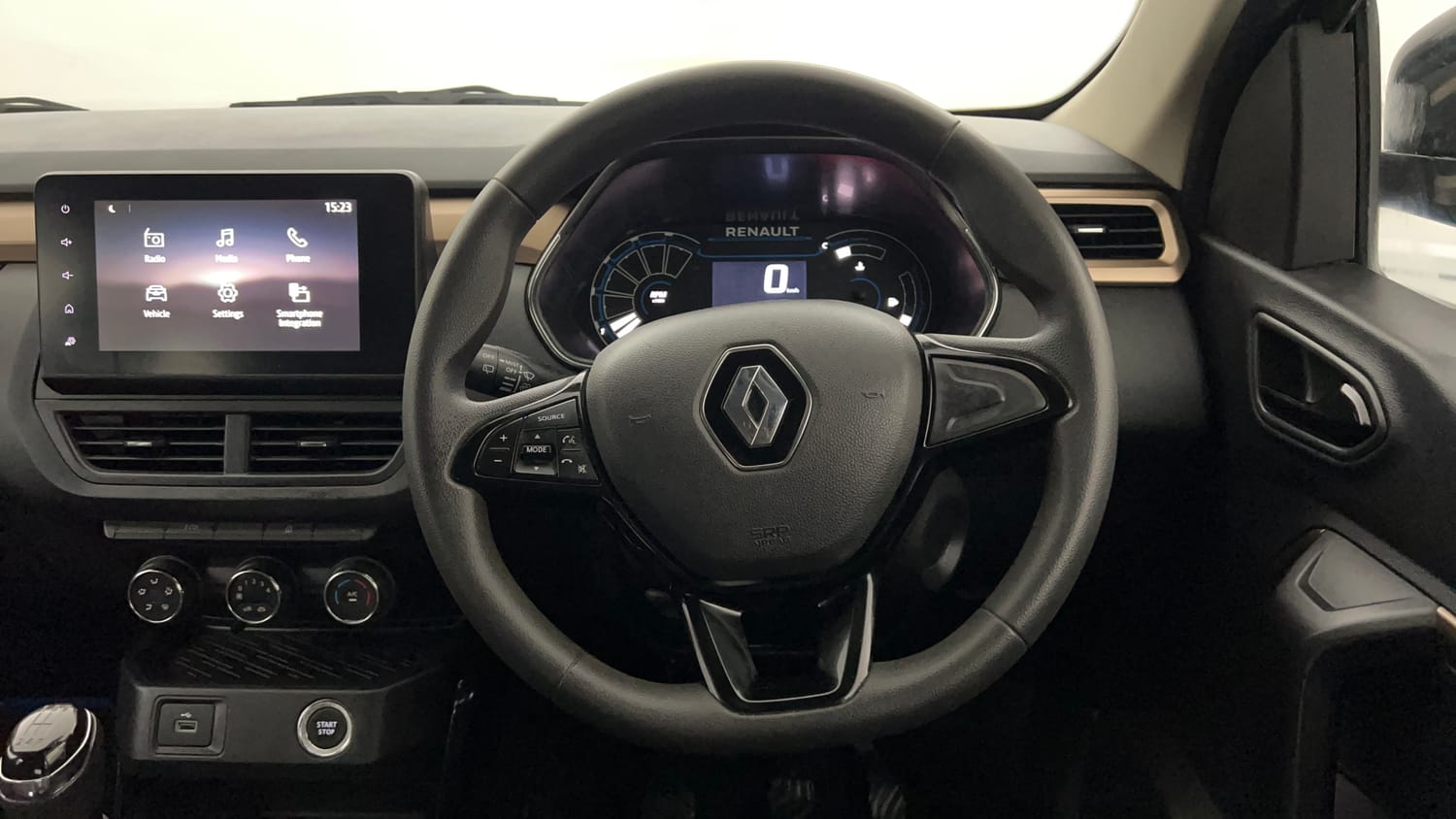 Used 2021 Renault Kiger RXT 1.0 Turbo MT Petrol Manual interior STEERING VIEW