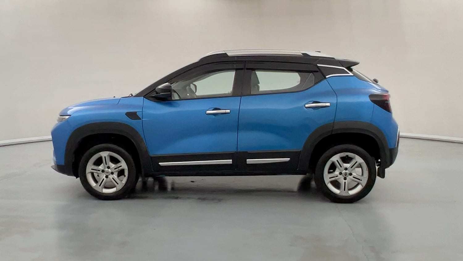 Used 2021 Renault Kiger RXT 1.0 Turbo MT Petrol Manual exterior LEFT SIDE VIEW