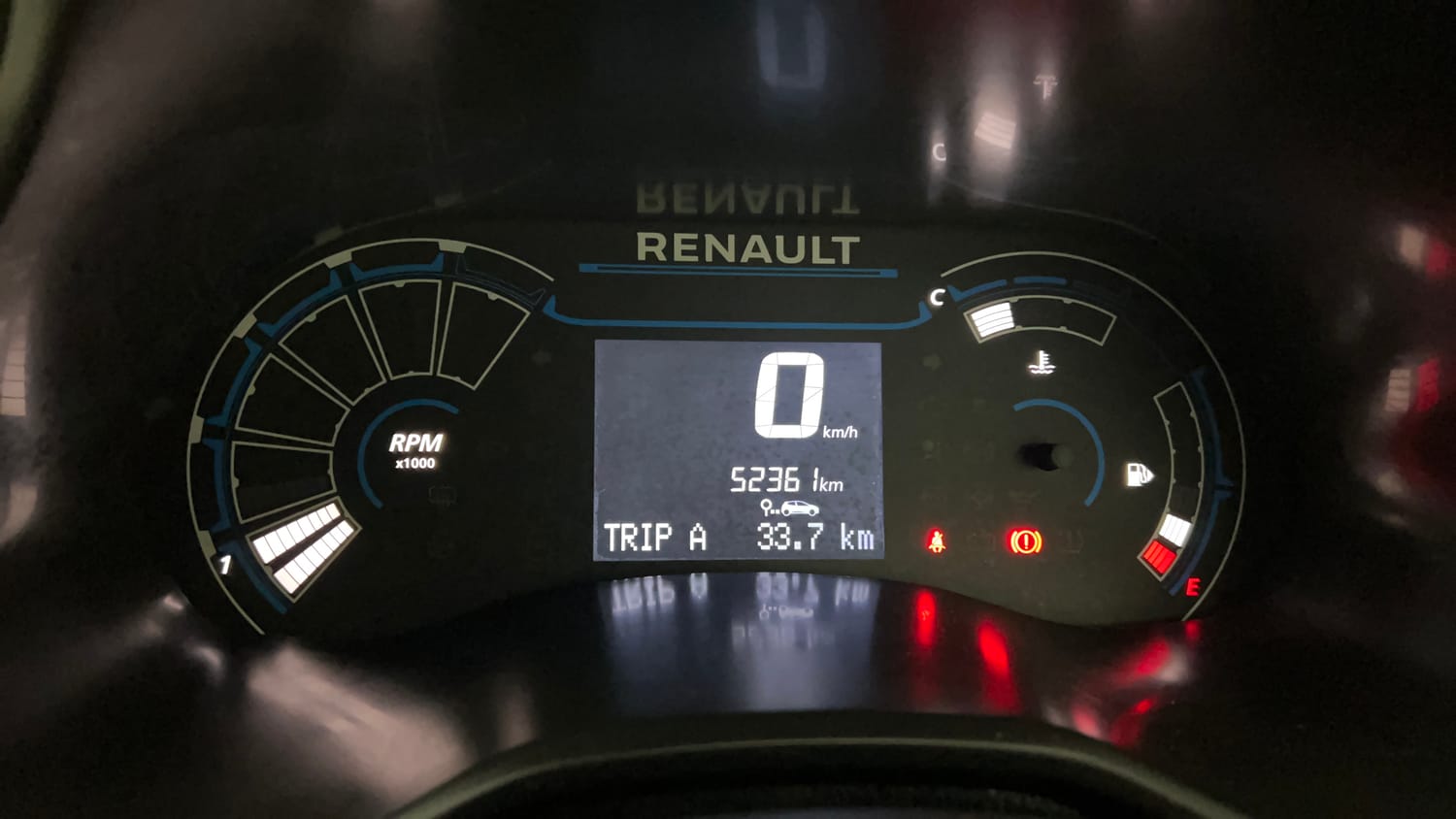 Used 2021 Renault Kiger RXT 1.0 Turbo MT Petrol Manual interior CLUSTERMETER VIEW