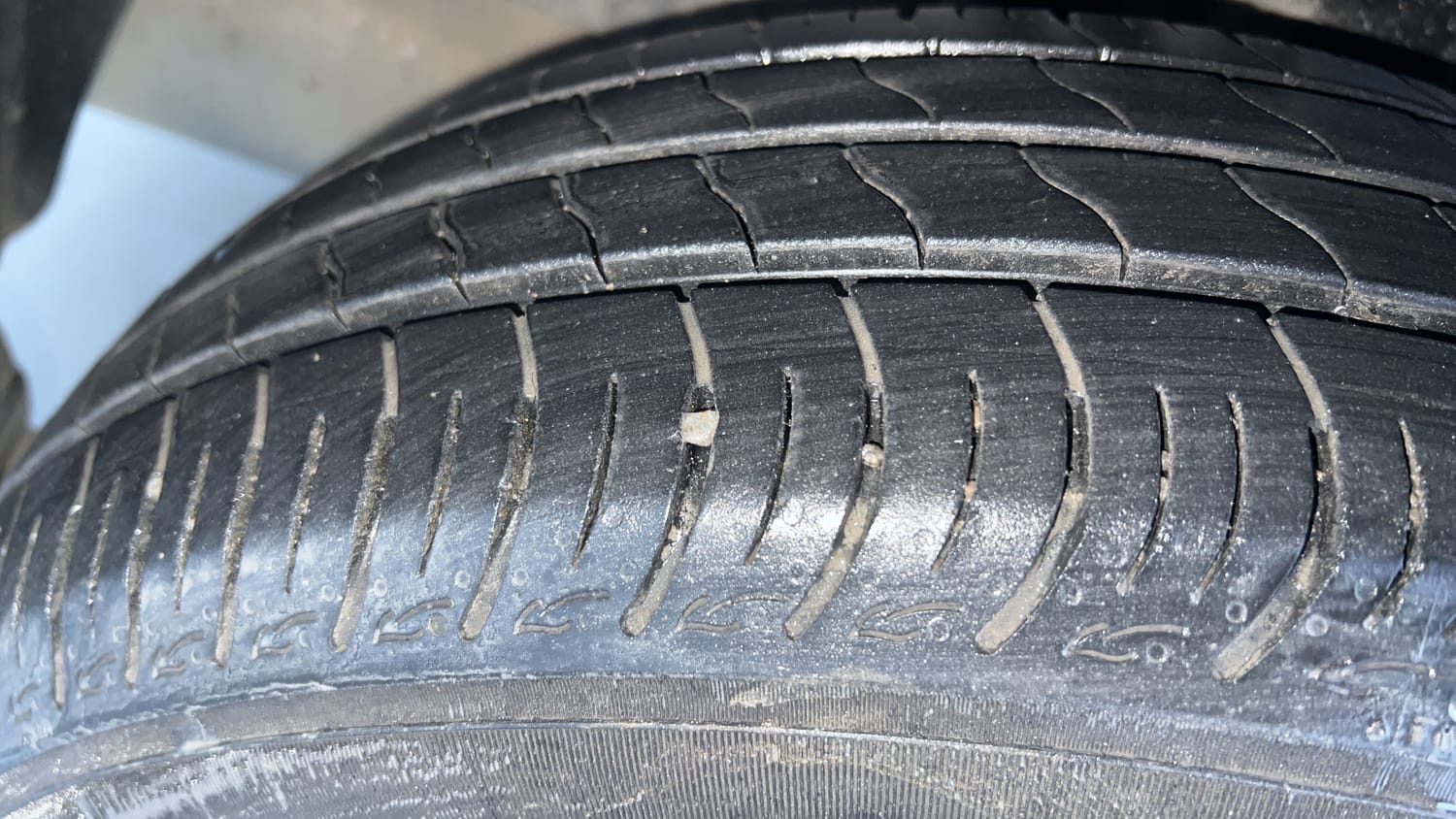 Used 2019 Maruti Suzuki Ertiga ZDi Plus 1.5 Diesel Diesel Manual tyres RIGHT REAR TYRE TREAD VIEW