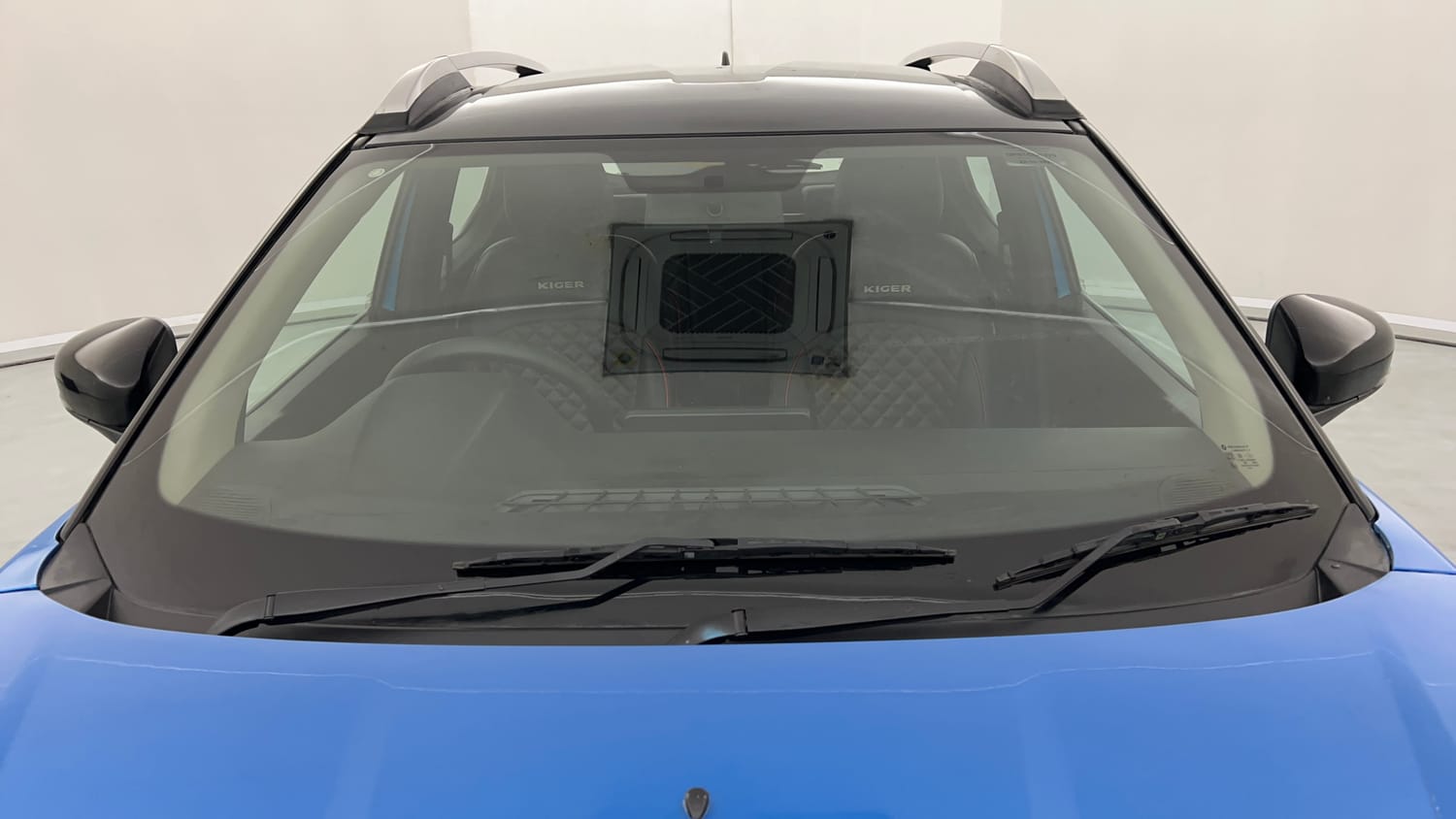 Used 2021 Renault Kiger RXT 1.0 Turbo MT Petrol Manual exterior FRONT WINDSHIELD VIEW