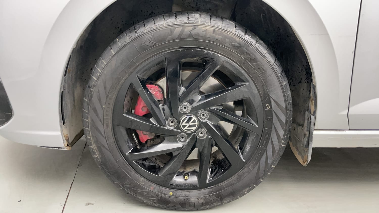 Used 2022 Volkswagen Virtus GT Plus 1.5 TSI EVO DSG Petrol Automatic tyres LEFT FRONT TYRE RIM VIEW