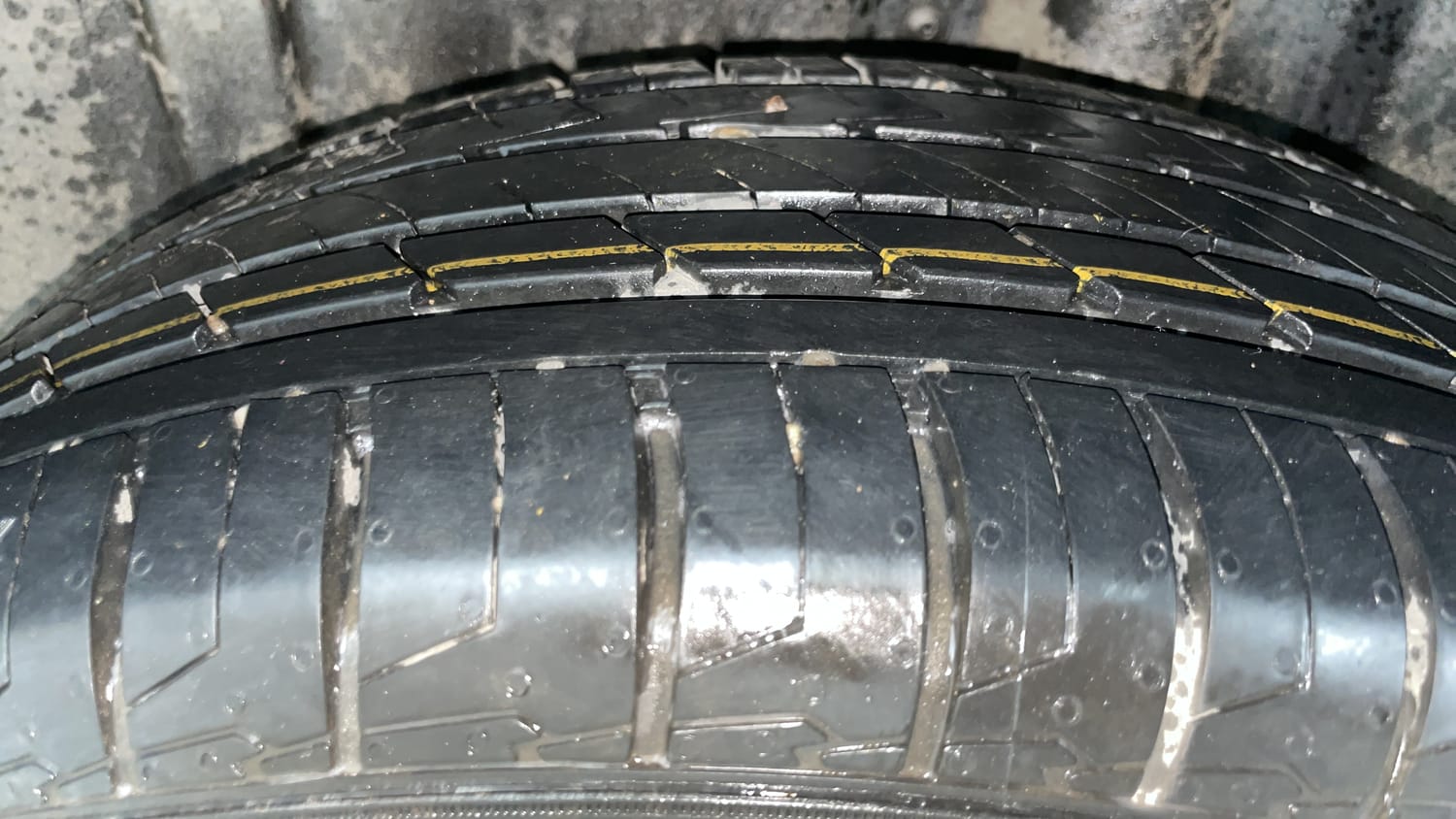 Used 2022 Volkswagen Virtus GT Plus 1.5 TSI EVO DSG Petrol Automatic tyres LEFT REAR TYRE TREAD VIEW