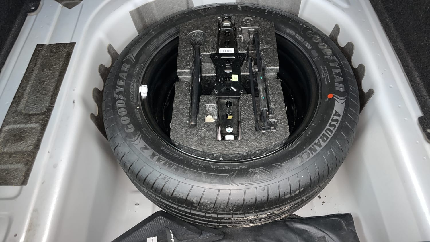Used 2022 Volkswagen Virtus GT Plus 1.5 TSI EVO DSG Petrol Automatic tyres SPARE TYRE VIEW