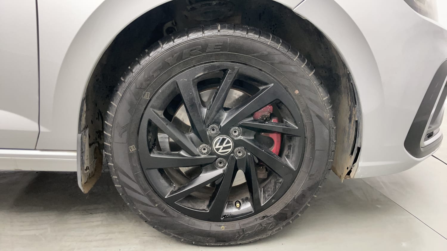 Used 2022 Volkswagen Virtus GT Plus 1.5 TSI EVO DSG Petrol Automatic tyres RIGHT FRONT TYRE RIM VIEW