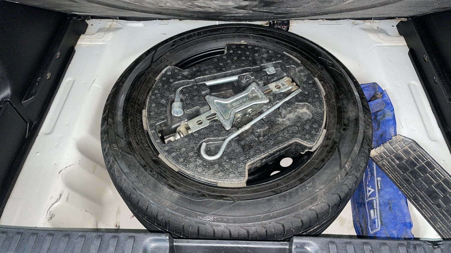 Used 2022 Maruti Suzuki Vitara Brezza ZXi AT SHVS Petrol Automatic tyres SPARE TYRE VIEW