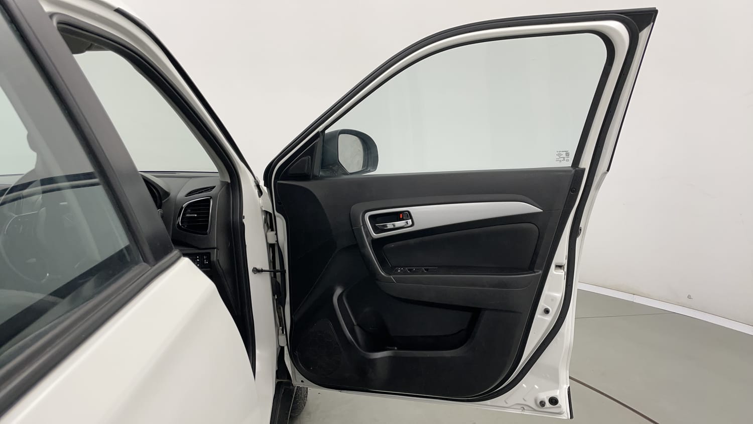 Used 2022 Maruti Suzuki Vitara Brezza ZXi AT SHVS Petrol Automatic interior RIGHT FRONT DOOR OPEN VIEW