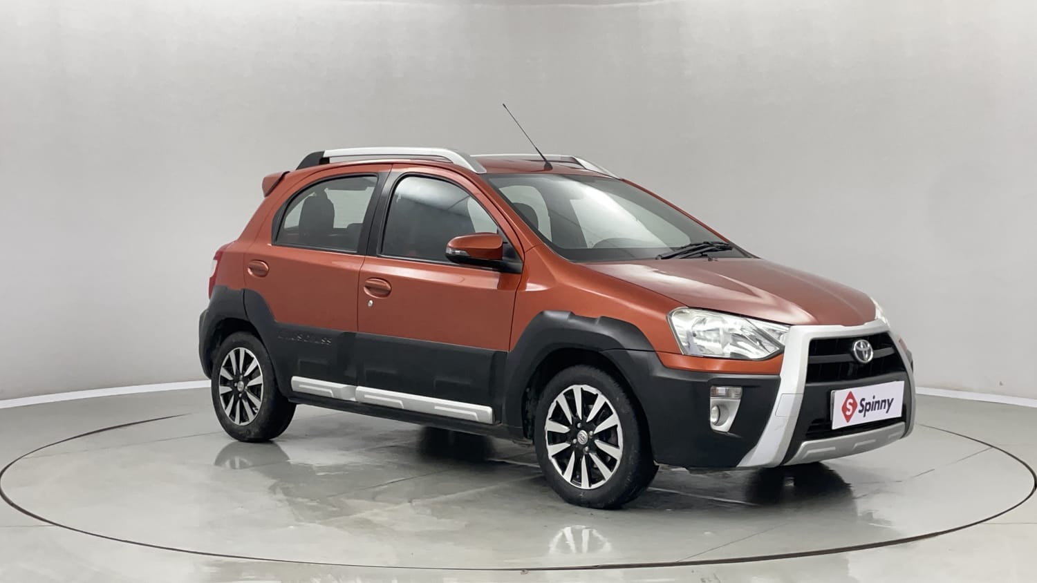 Used 2018 Toyota Etios Cross 1.2 G Petrol Manual exterior RIGHT FRONT CORNER VIEW