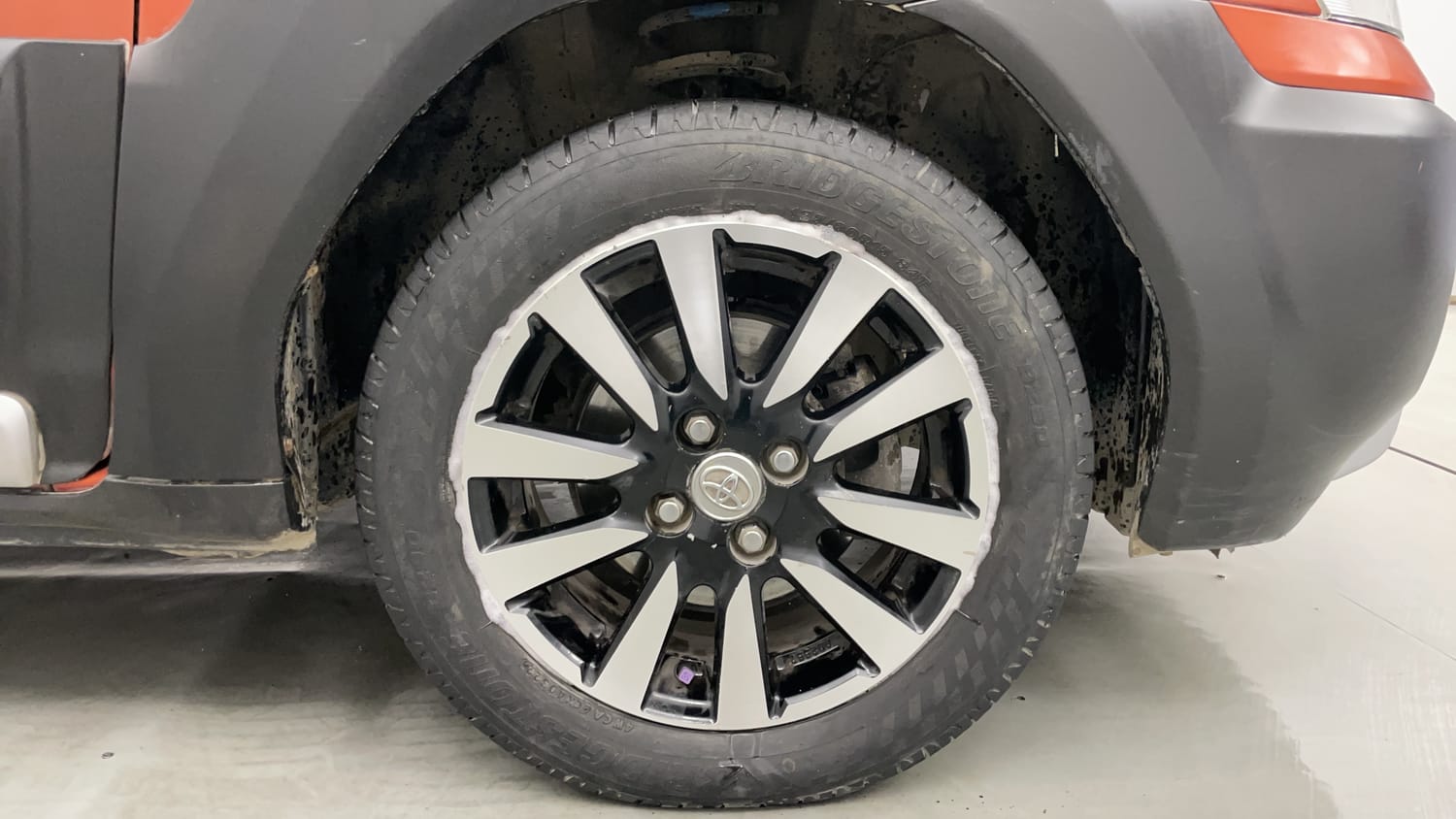 Used 2018 Toyota Etios Cross 1.2 G Petrol Manual tyres RIGHT FRONT TYRE RIM VIEW