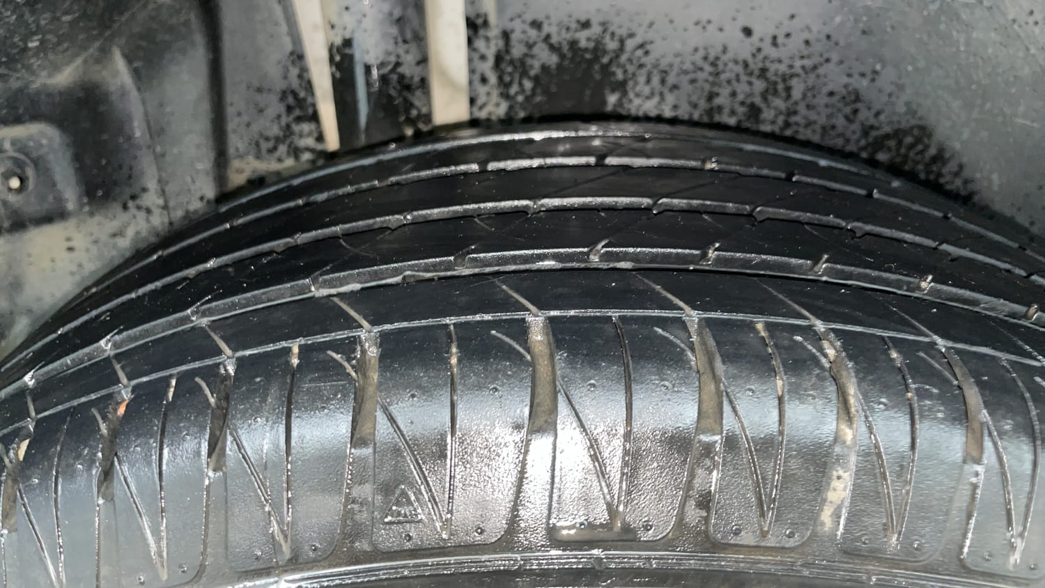 Used 2022 Maruti Suzuki Vitara Brezza ZXi AT SHVS Petrol Automatic tyres RIGHT REAR TYRE TREAD VIEW