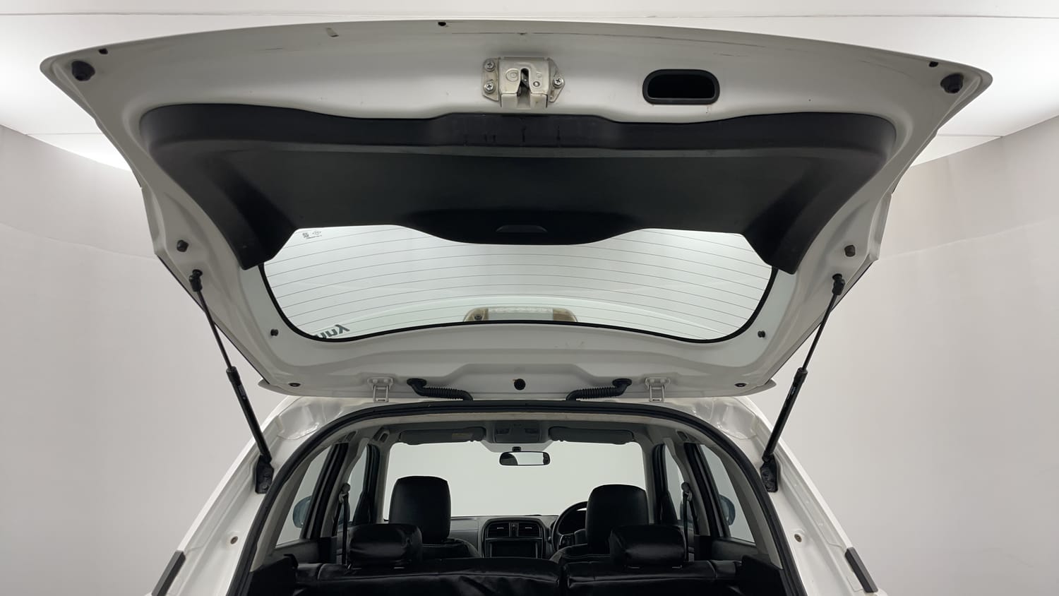 Used 2022 Maruti Suzuki Vitara Brezza ZXi AT SHVS Petrol Automatic interior DICKY DOOR OPEN VIEW