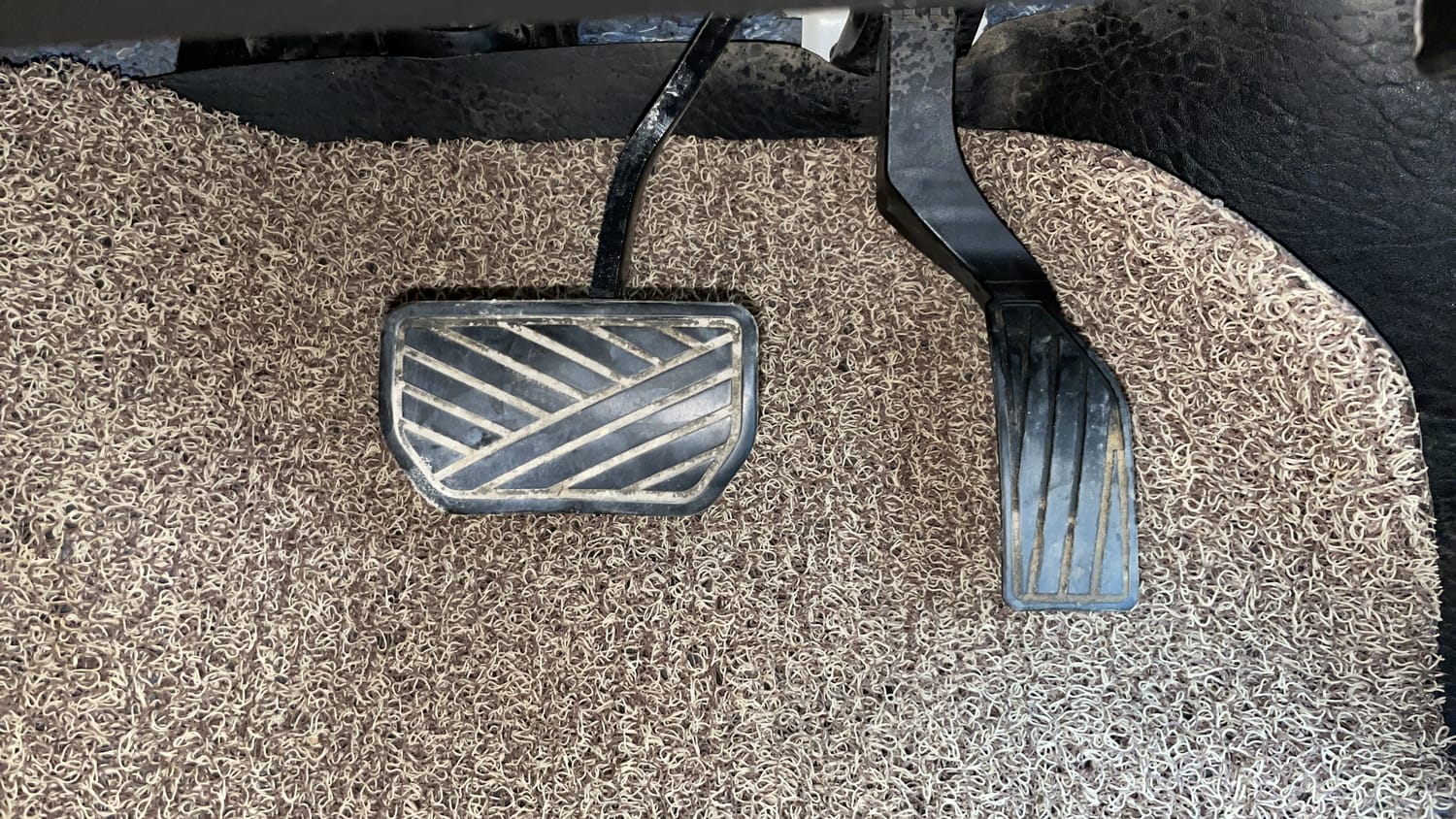 Used 2022 Maruti Suzuki Vitara Brezza ZXi AT SHVS Petrol Automatic interior PEDALS VIEW