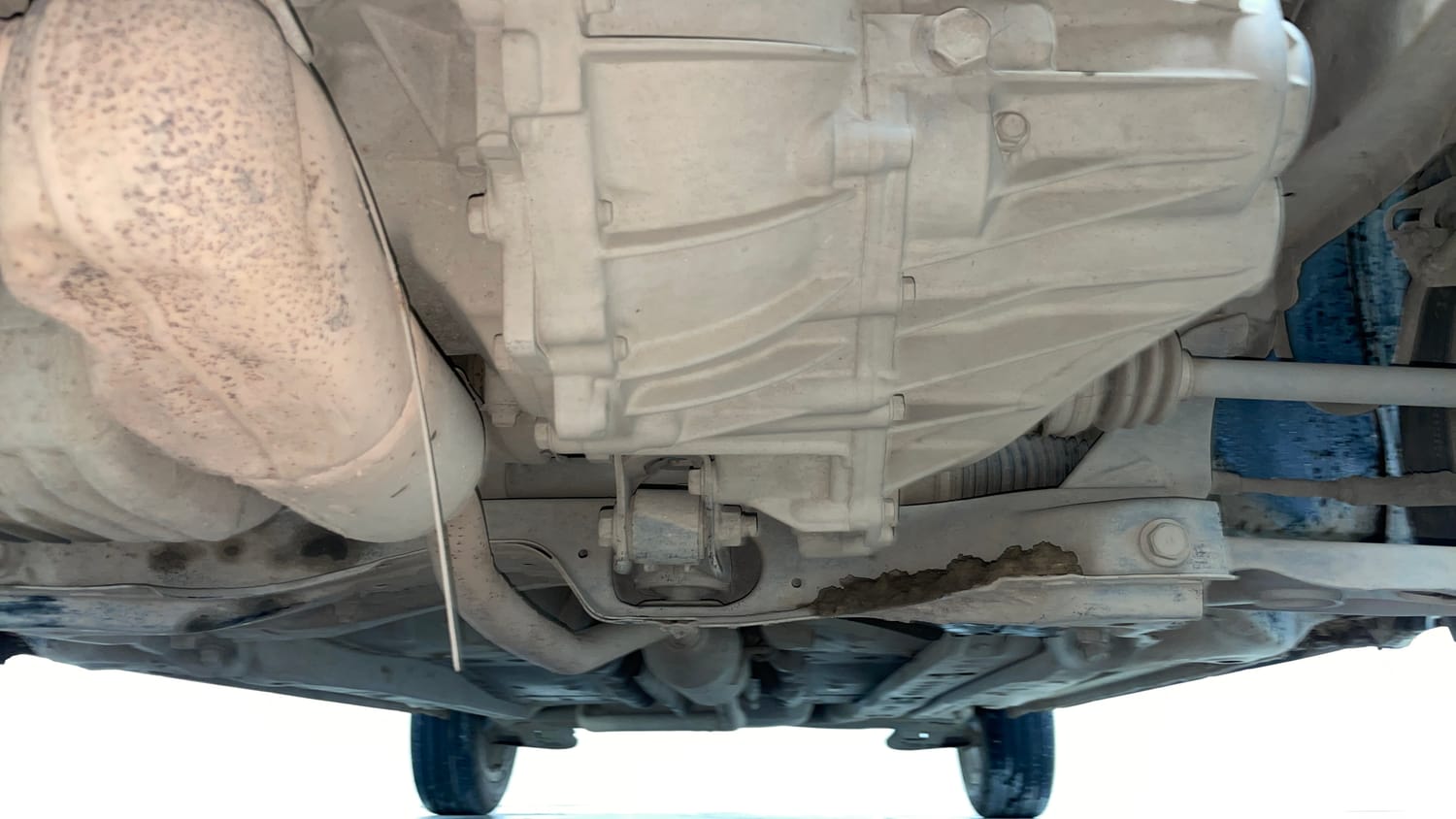 Used 2018 Toyota Etios Cross 1.2 G Petrol Manual extra FRONT LEFT UNDERBODY VIEW