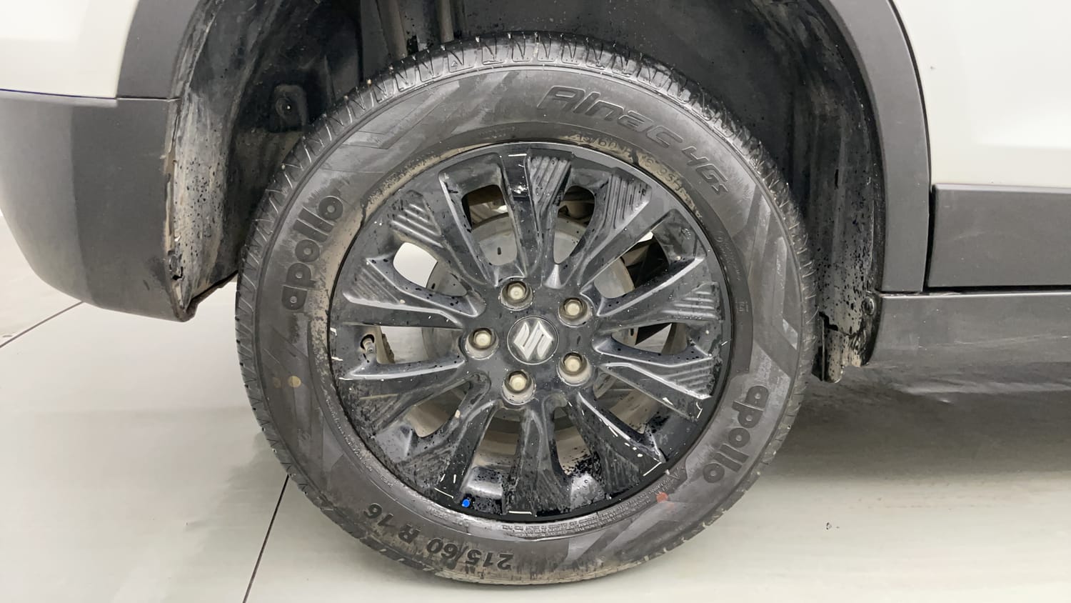 Used 2022 Maruti Suzuki Vitara Brezza ZXi AT SHVS Petrol Automatic tyres RIGHT REAR TYRE RIM VIEW