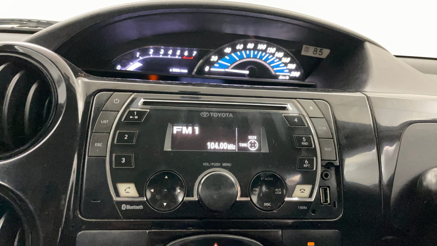 Used 2018 Toyota Etios Cross 1.2 G Petrol Manual top_features Integrated (in-dash) music system
