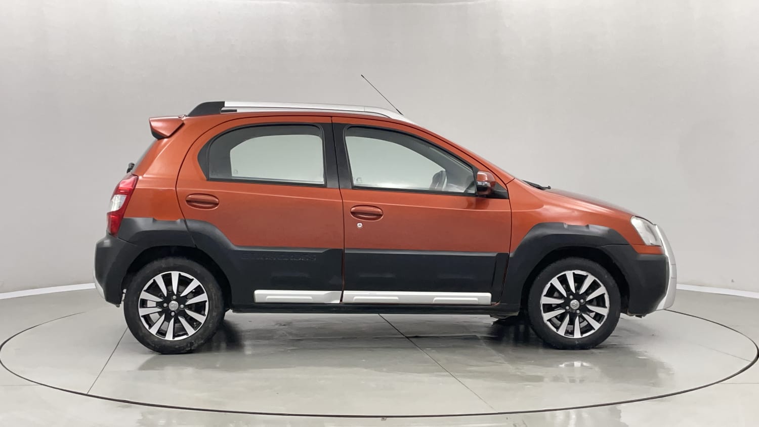 Used 2018 Toyota Etios Cross 1.2 G Petrol Manual exterior RIGHT SIDE VIEW