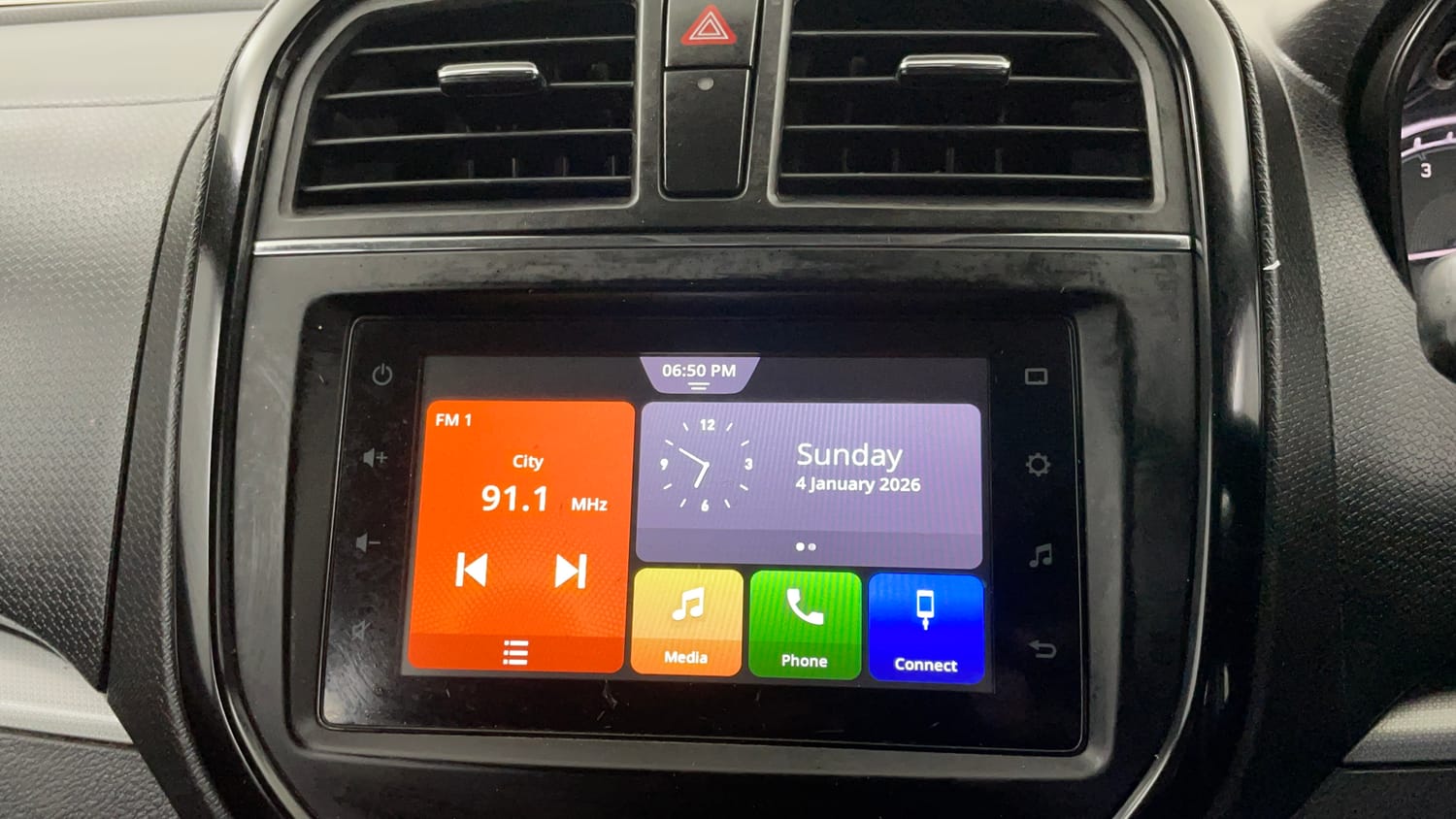 Used 2022 Maruti Suzuki Vitara Brezza ZXi AT SHVS Petrol Automatic top_features Touch screen infotainment system