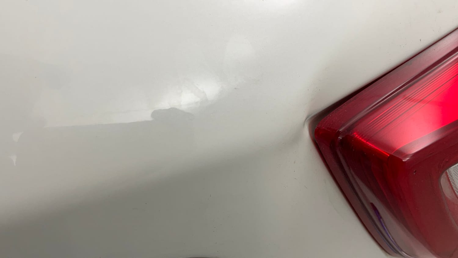 Used 2022 Maruti Suzuki Vitara Brezza ZXi AT SHVS Petrol Automatic dents MINOR DENT