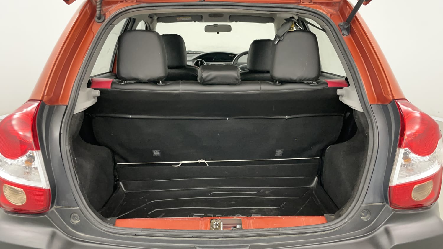Used 2018 Toyota Etios Cross 1.2 G Petrol Manual interior DICKY INSIDE VIEW